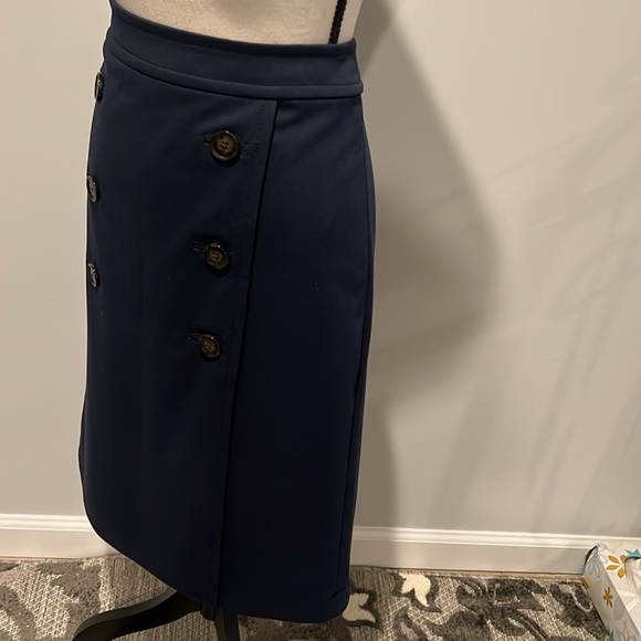 Banana Republic navy blue lined skirt with buttons - Picture 7 of 15
